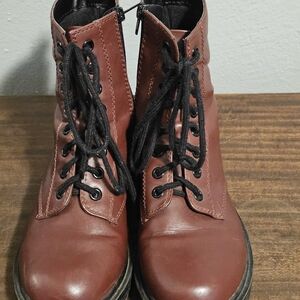Women's Burgundy Lace-Up Boots